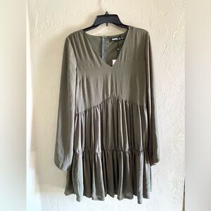 NWT- Lady’s long sleeve evening or date night dress 👗